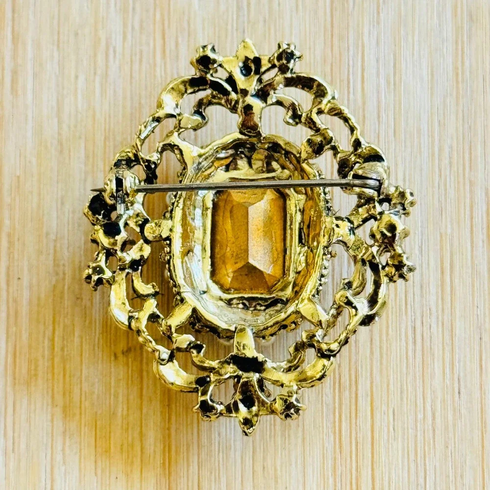 VTG Victorian Style Faux Aquamarine Brooch Pin Cabochon Pearl Filigree Regal 60s
